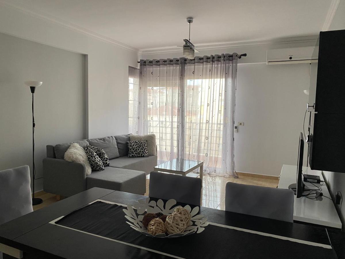 Sunny Apartament Saranda Екстер'єр фото